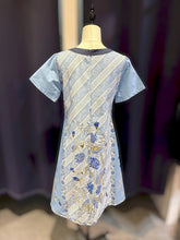 Load image into Gallery viewer, RB52D-Batik Short Sleeve Dress
