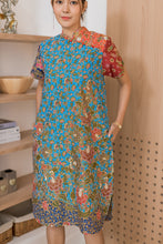 Load image into Gallery viewer, RB08-Batik Mandarin Collar Dress
