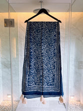 Load image into Gallery viewer, S120026 -indigo scarf
