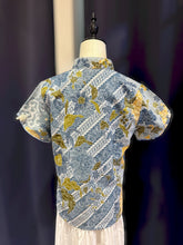 Load image into Gallery viewer, RB231D-Denim Batik Short Sleeve Top
