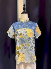 Load image into Gallery viewer, RB231D-Denim Batik Short Sleeve Top
