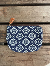 Load image into Gallery viewer, C0001G-Indigo Coin Pouch
