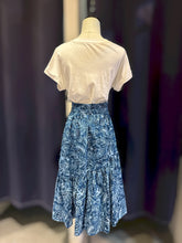 Load image into Gallery viewer, RB39B-Batik Prints Skirt
