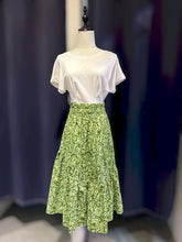 Load image into Gallery viewer, RB39A-Batik Prints Skirt
