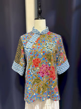 Load image into Gallery viewer, RB227A-Denim Batik 3/4 Sleeve Top
