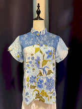 Load image into Gallery viewer, RB231A-Denim Batik Short Sleeve Top
