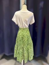 Load image into Gallery viewer, RB39A-Batik Prints Skirt
