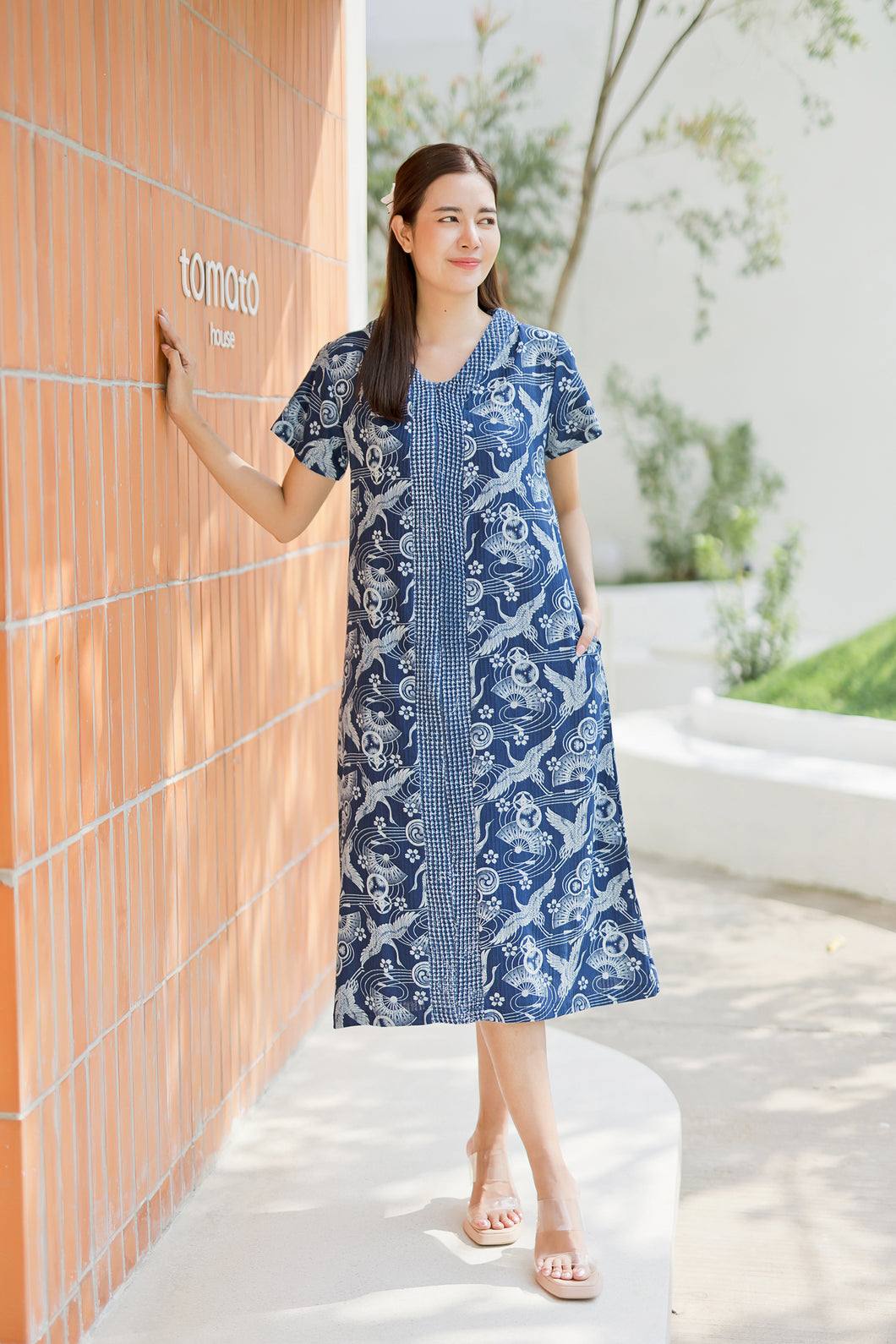 T104110-V-Neck Short Sleeve Dress