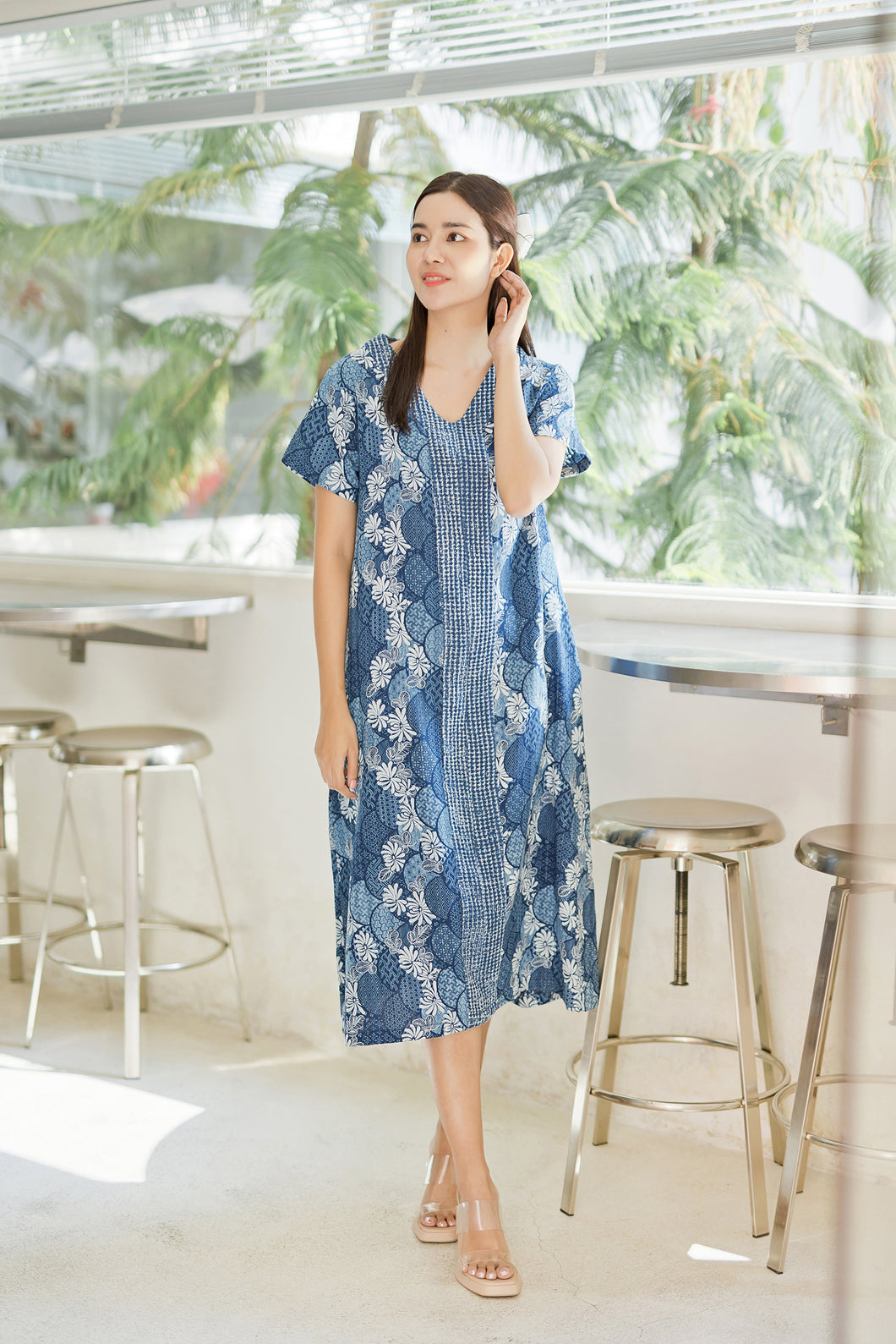 T104111-V-Neck Short Sleeve Dress