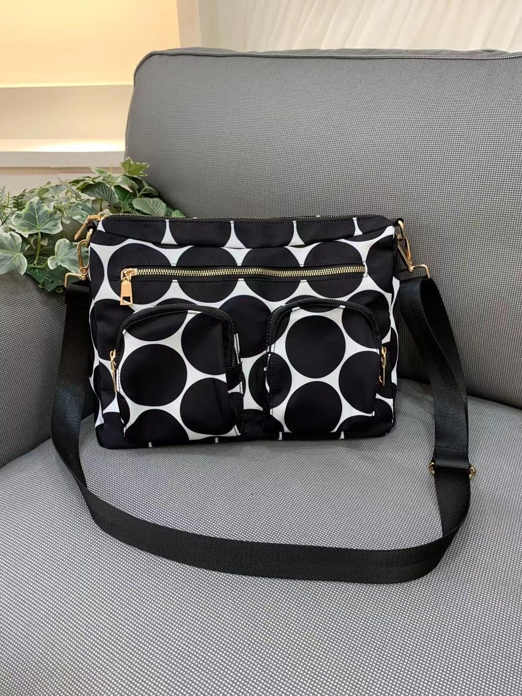 B211223-Sling Bag