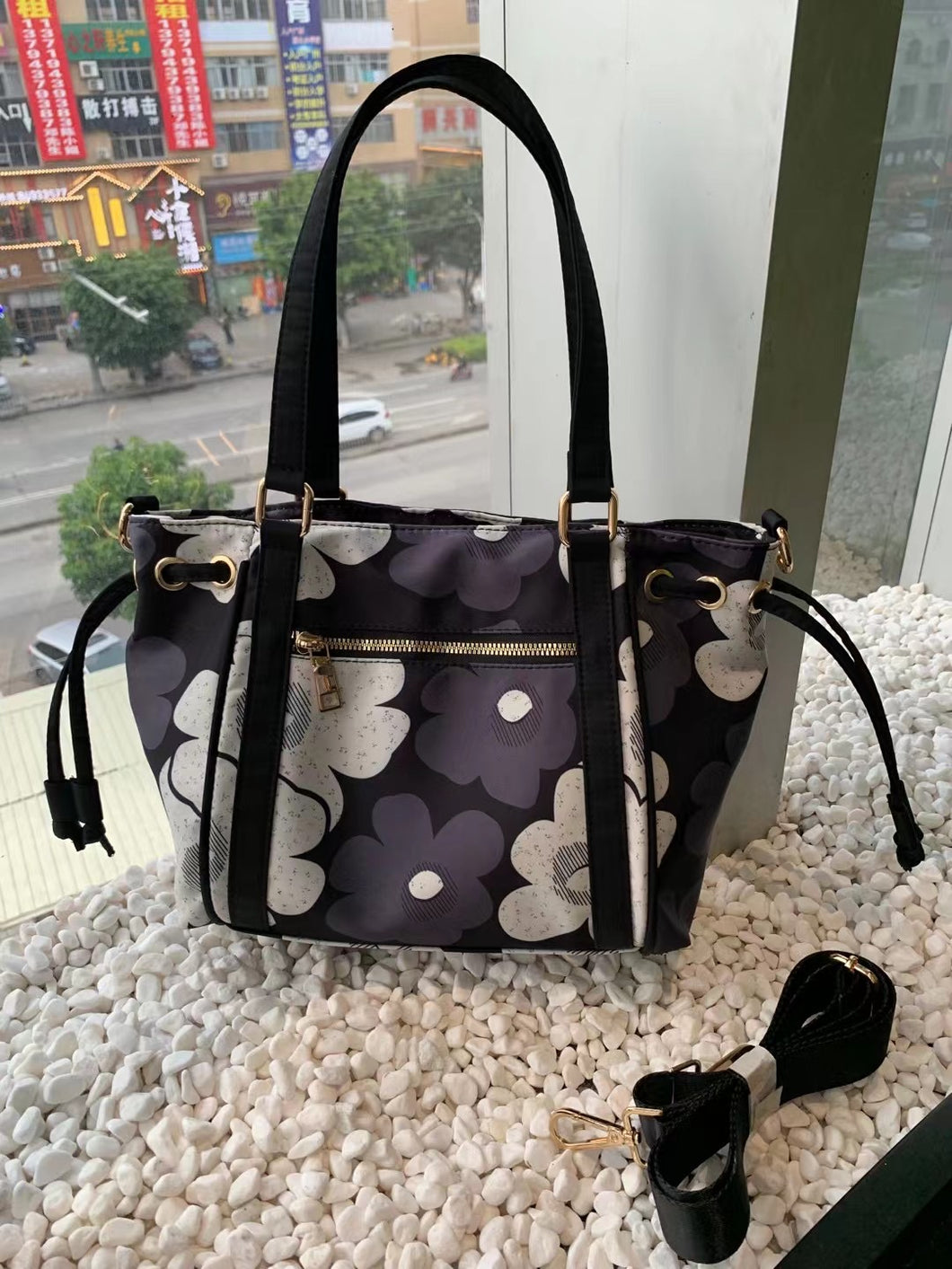 B211522- shoulder bag with sling