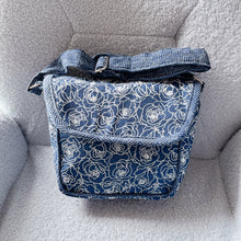 Load image into Gallery viewer, B12005-Sling Bag
